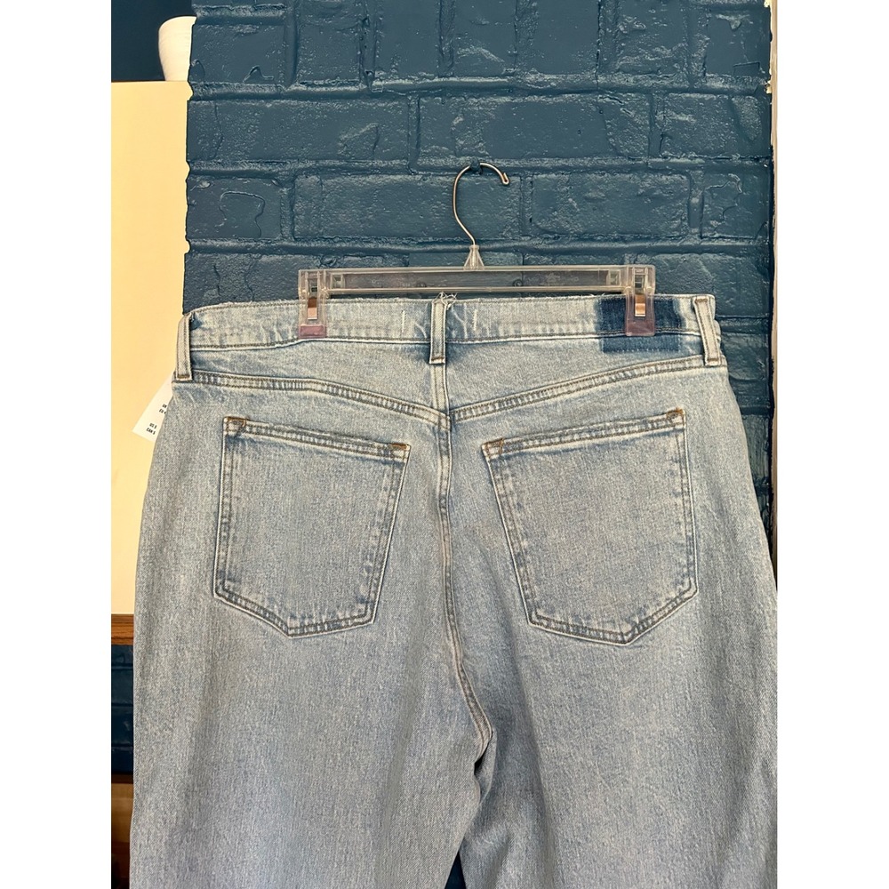 Abercrombie & Fitch NWT The 90s Relaxed Jean‎ High Rise Light Wash Denim Pants - Picture 6 of 6